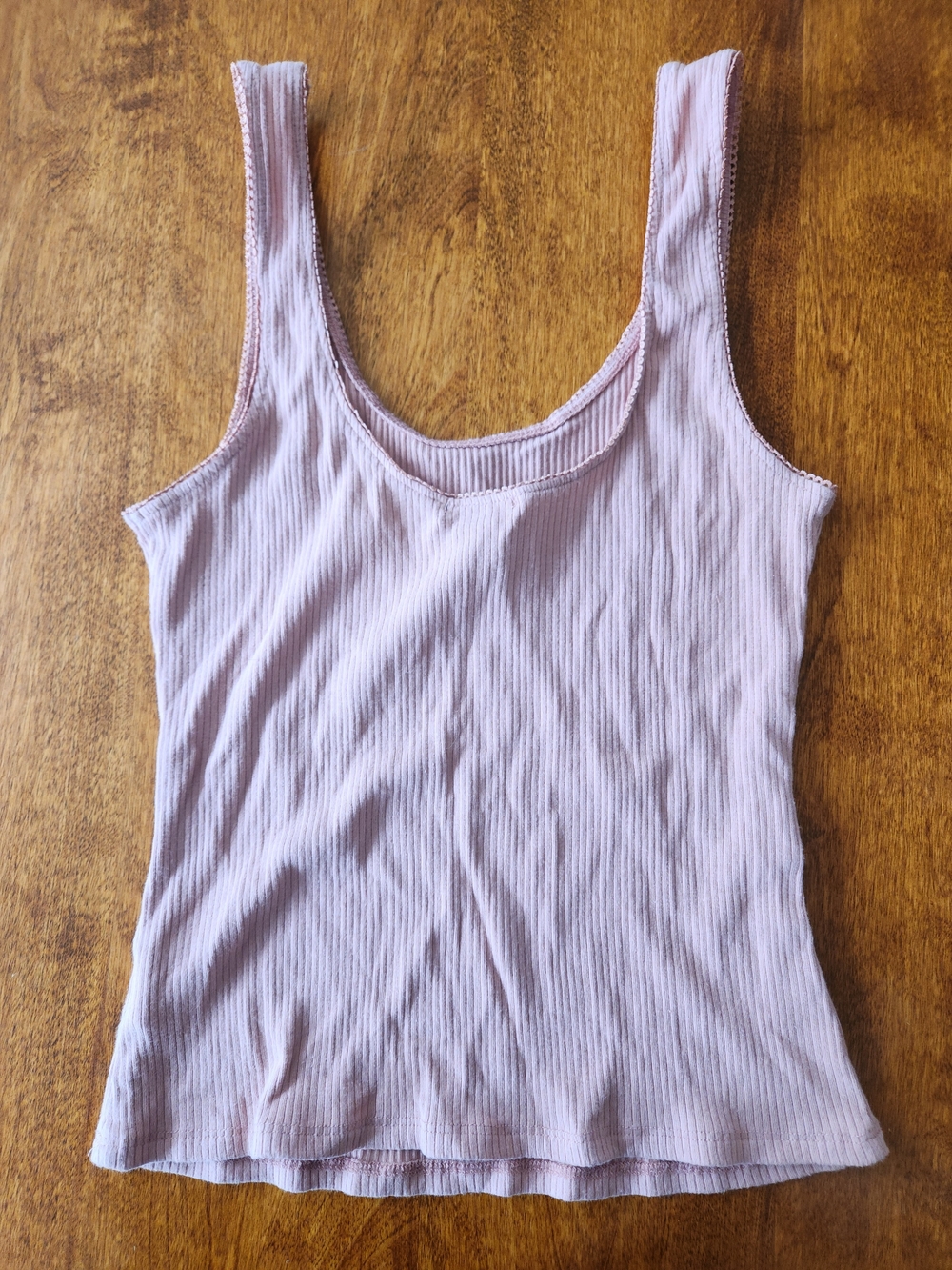 ⚡️3/$20⚡️ Pink Scalloped Ribbed Scoop Tank Size Medium